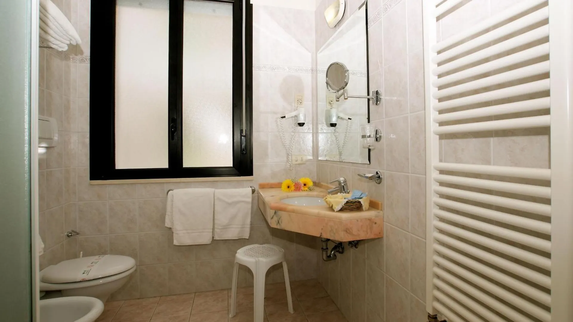 Hotel Athena Cervia 3*,  Italia