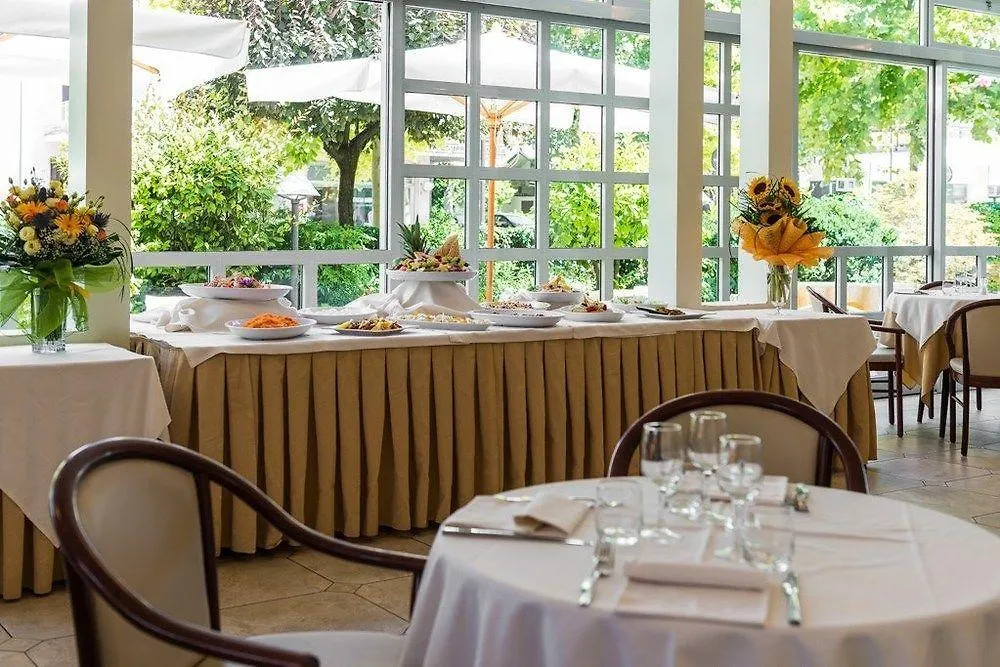 Hotel Athena Cervia 3*,