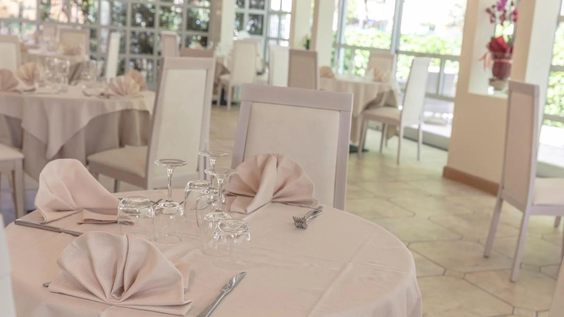 Hotel Athena Cervia 3*,