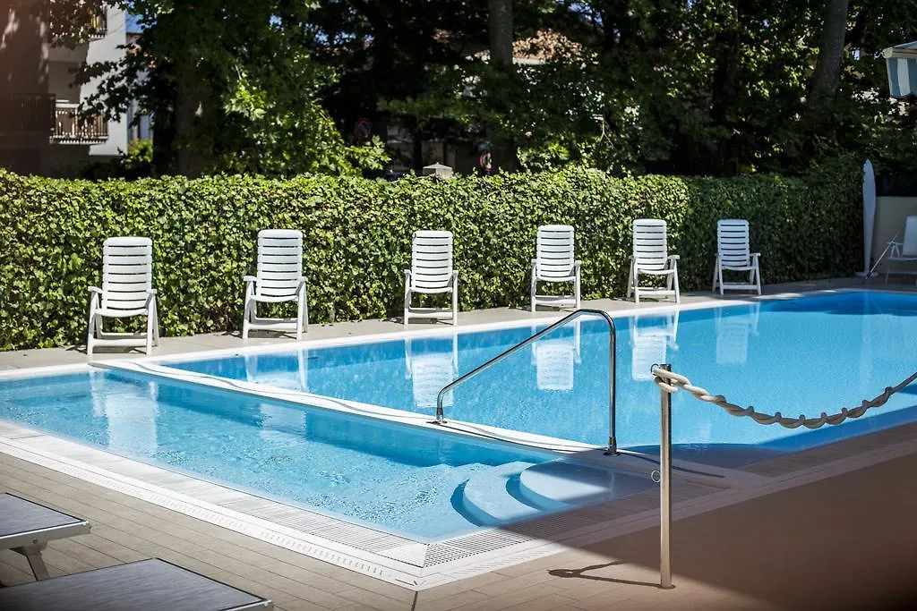 Hotel Athena Cervia 3*,